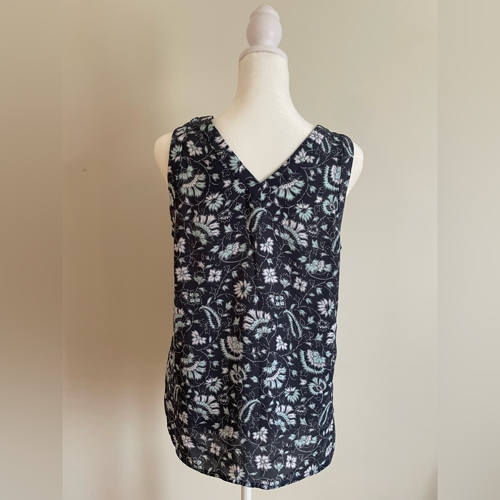 Loft Outlet V-neck Sleeveless Blouse Womens Small
